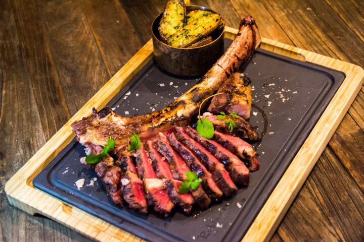 suon tomahawk kiet tac am thuc tai chaewon bbq