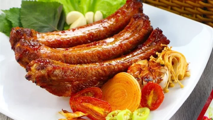 suon chia nuong kieu din ky 88637c793bf44f34aabc408bec08eb9d 7c482c4ca8e64f32983616d78d815311