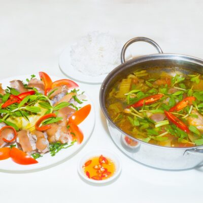 LẨU MÓNG PHI PHỐ BIỂN / PHẦN